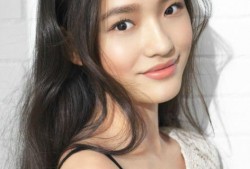 林允爆料机场视频播放,揭秘明星日常出行瞬间